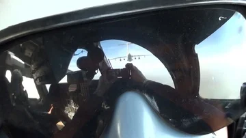 Selfie pilot in the ranks refueling Video stock 85828735