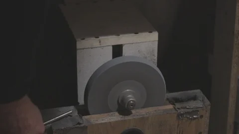 Selfmade rotary sanding machine is being operated Vidéo 106264586