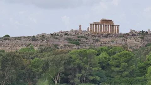 Selinunte Archeo Park. Video stock 96859587