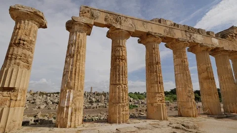 Selinunte Archeo Park. Stockbeeldmateriaal 96871739