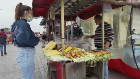 Seller of boiled corn and roasted chestnuts, Istanbul. Turkey Video stock 166445957