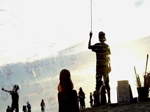 Selling soap bubble Stock Footage 124825592