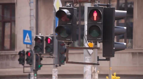 Semaphore Red Lights Turn Green Vídeo Stock 24701886