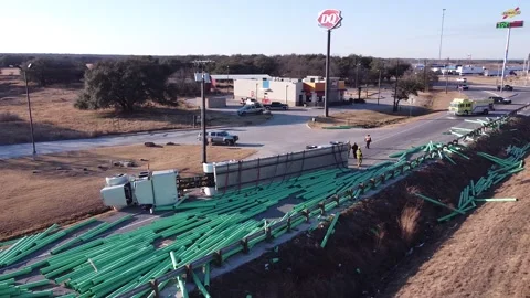 Semi crash 库存影片 221879404