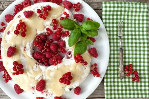 Semifreddo raspberries basil Фото