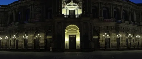 Semperoper, opera house (Saxon State Opera) at night Video stock 81115657