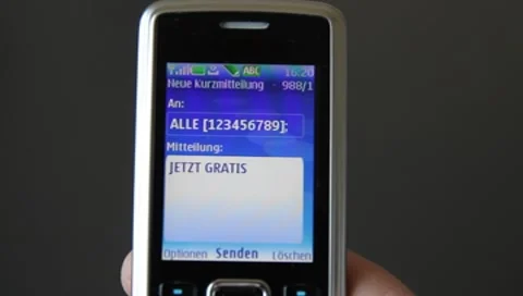 Send SMS: "JETZT GRATIS" Vídeos de archivo 8524503
