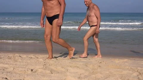 Senior adults at the beach Stock-Footage 12211960