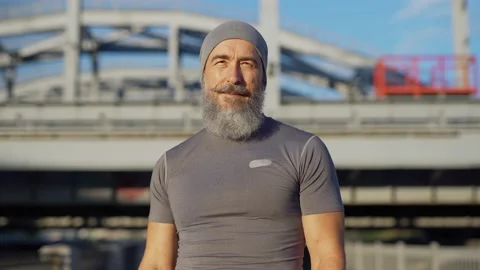 Senior athlete posing after workout outside 스톡 동영상 135562445