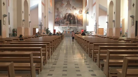 Senior on a church bench Video stock 89974139