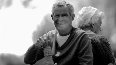 Senior couple making bubbles. Stock-Footage 88404417