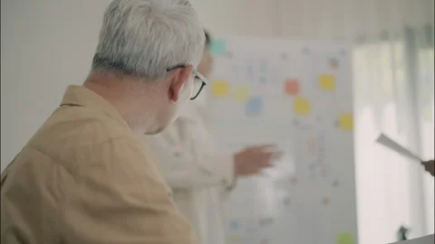 Senior Discussion Technology Education Workshop Teamwork Collaboration. Stock Footage 308168460