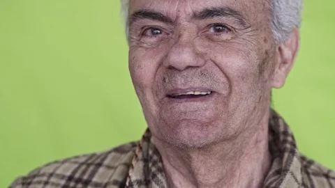 Senior Elderly Man, laughing , Close up Slow Motion Video Video stock 105973760