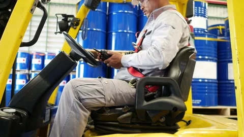 Senior engineer to engineering design with tablet computer Stock Footage 149197162