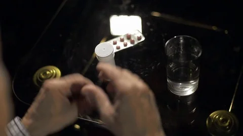 Senior man drinking pills Stock-Footage 104546960