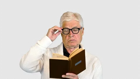 Senior man reading a book, Alpha Channel Vidéo 151158061