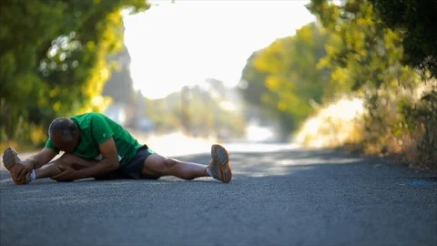 Senior man stretching. 스톡 동영상 88368495