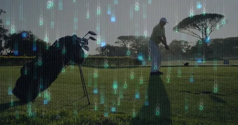 Senior man swinging golf driver on golf fairway, with falling binary code Vidéo 307549288