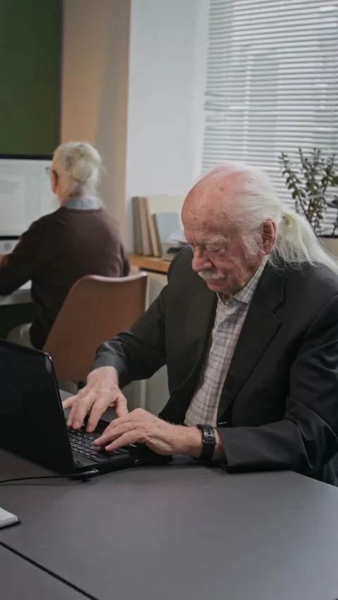 Senior Man with White Hair in Computer Class Vertical Stock Footage 333707288