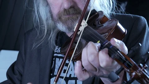 Senior violinist pan 스톡 동영상 111548191
