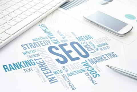 Seo business concept cloud chart print document, keyboard, pen and smartphone Foto stock