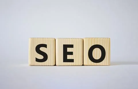 SEO - Search Engine Optimization symbol. Wooden blocks with words SEO. Beau.. 스톡 사진