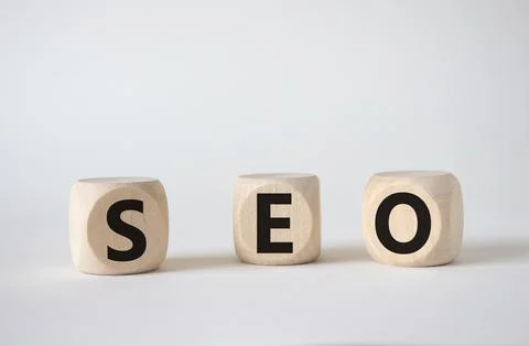 SEO - Search Engine Optimization symbol. Wooden blocks with words SEO. Beau.. 스톡 사진