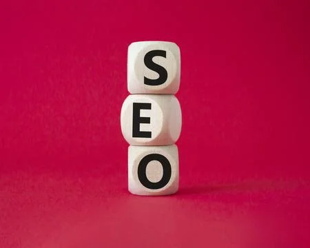 SEO - Search Engine Optimization symbol. Wooden blocks with words SEO. Beau.. Foto stock