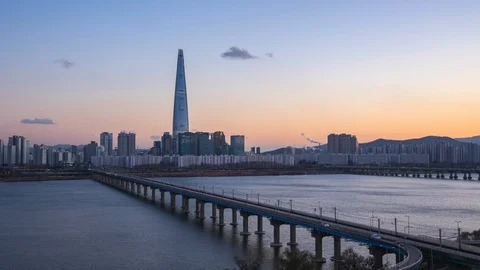 Seoul city skyline at twilight timelapse in Seoul city, South Korea Stock Footage 99331153