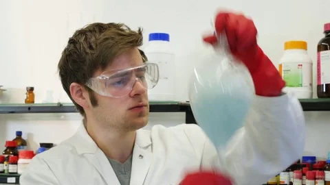 Separating of two liquids Vidéo 79835762