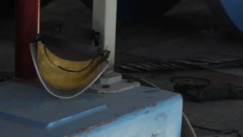 Seperating steel cable strands Stock-Footage 77052596