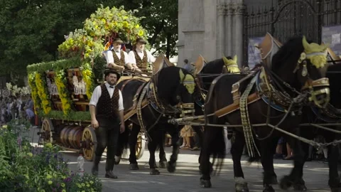 September 19, 2026. Munich, Germany. Parade of the Oktoberfest Landlords and 库存影片 347375271
