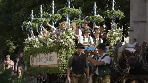 September 19, 2026. Munich, Germany. Parade of the Oktoberfest Landlords and 库存影片 347376053