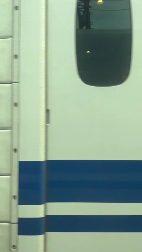 September 2 2026 Japan vertical high resolution train Vidéo 344398304
