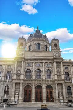 September 2017, VIENNA, AUSTRIA: Panoramic view of Museum of Fine Arts histor Stock Photos