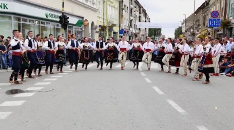 Serbian folklore in the street Vídeo Stock 48814537