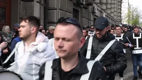 Serbians take to the streets of Belgrade to show support for Vucic, Belgrado, RS Video stock 306404696