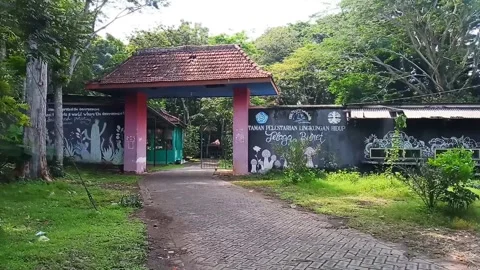 A serene entry gate from a pristine lake Stock Footage 260693887