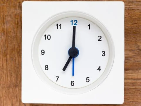 Series of the sequence of time on the simple white analog clock , 29/48 Stock Photos