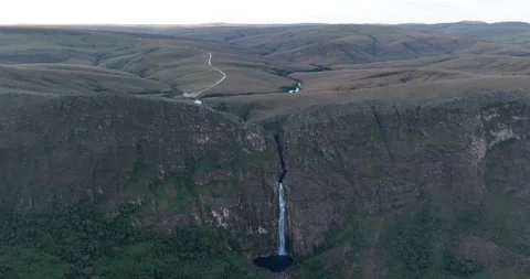 Serra da Canastra plateau with Casca D’anta Waterfall, aerial/drone push-in Stock Footage 315138743