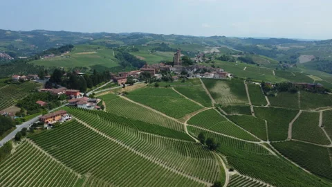 Serralunga d'Alba Aerial View in Langhe, Piedmont 스톡 동영상 157047934