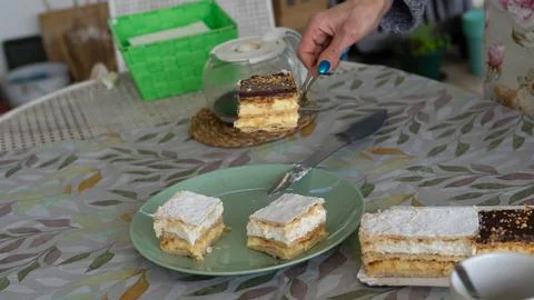 Serve cake Stock Photos