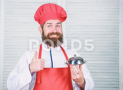 Serve food. Cuisine culinary. man holds kitchen dish tray in restaurant. Healthy Stock-Fotos
