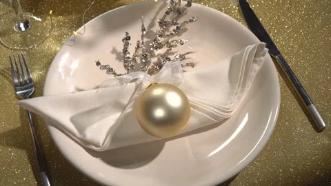Served festive Christmas table Видео 103887214