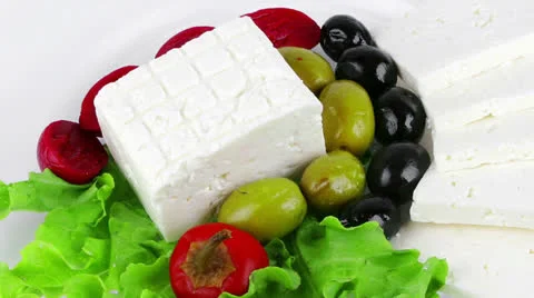 Served greek dinner on dish Vídeos de archivo 25133009