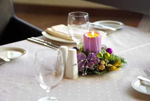 Served table in a restaurant Stock-Fotos