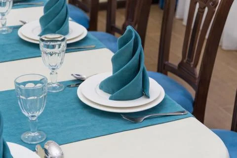 Served table in the restaurant Foto stock