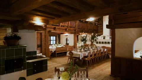 Served Tables For Guests At The Wedding. Vídeos de archivo 112753285