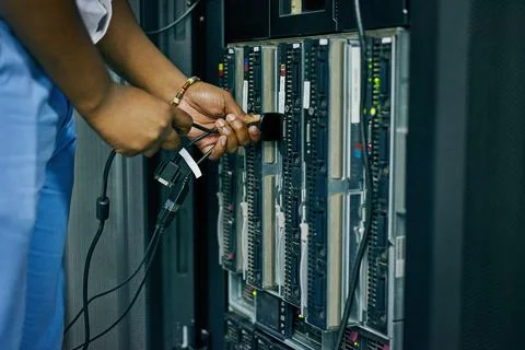 Server room, cables or hands of technician with hardware for online Stockfoto's