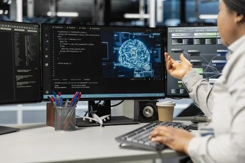 Server room expert using artificial intelligence technology to reduce downtime 스톡 사진